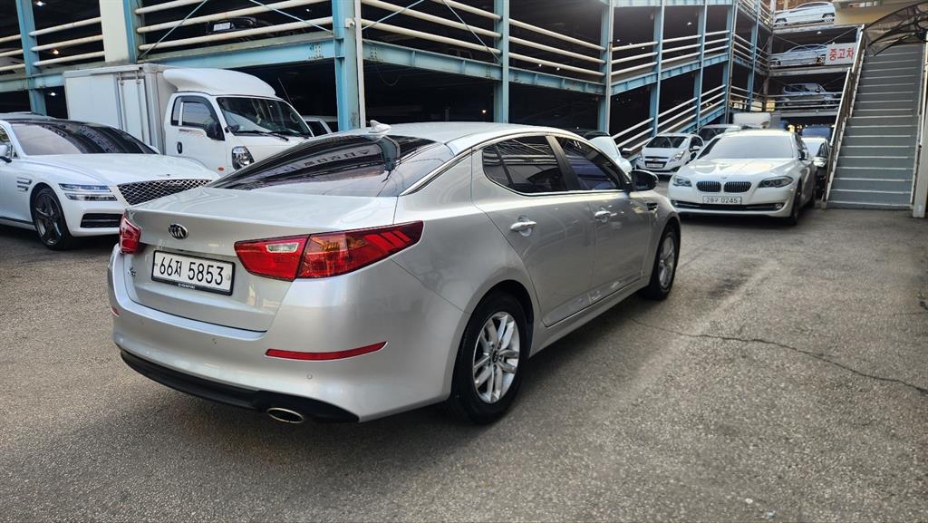 KIA K5 - Vista 4