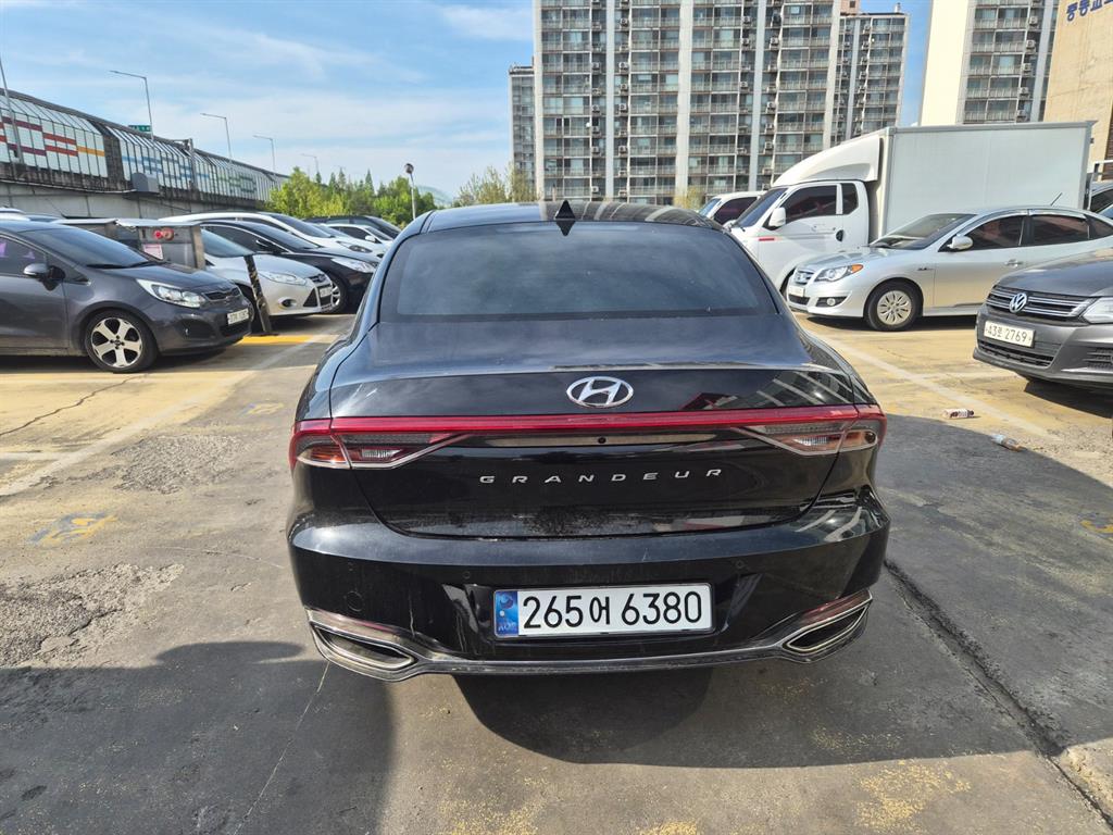 HYUNDAI Grandeur - Vista 4