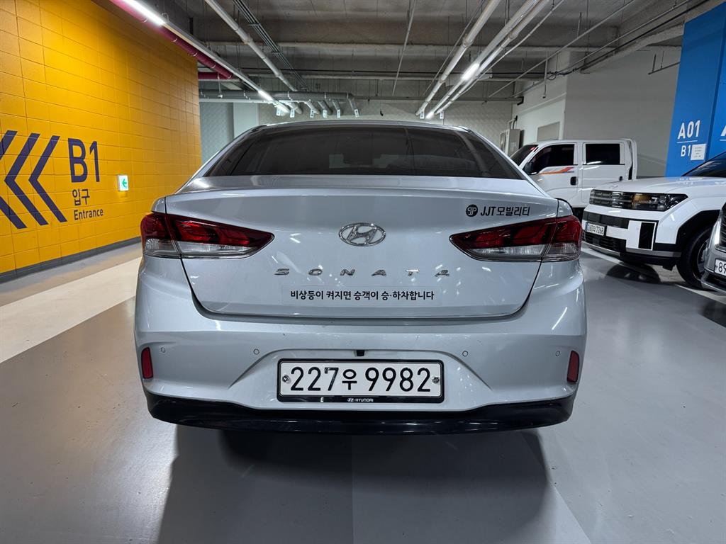 HYUNDAI Sonata - Vista 6