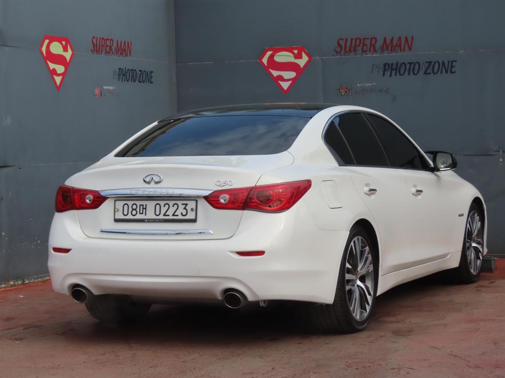 Infiniti Q - Vista 5