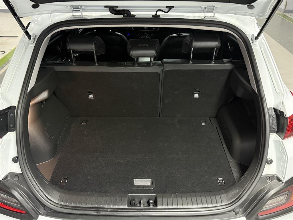 HYUNDAI Kona - Vista 4