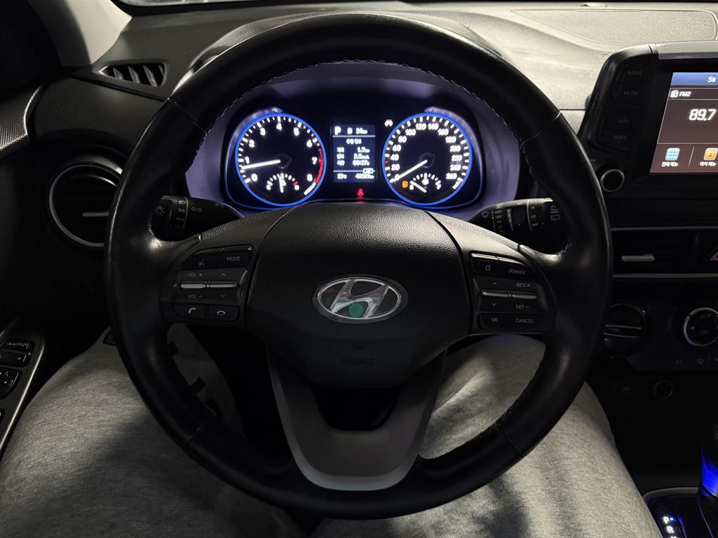 HYUNDAI Kona - Vista 10