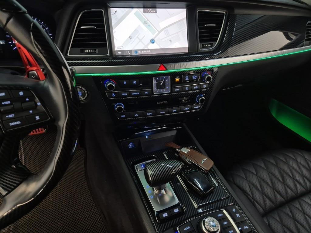 Genesis G80 - Vista 10