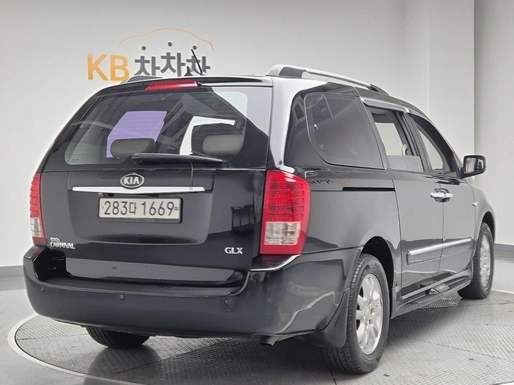 KIA Carnival - Vista 4