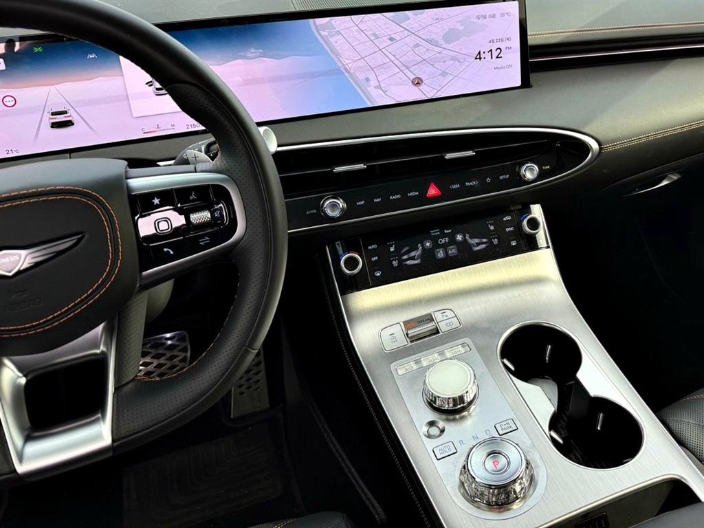 Genesis GV70 2025 Gris - Importación desde Corea - HF Imports Iquique - Foto 15