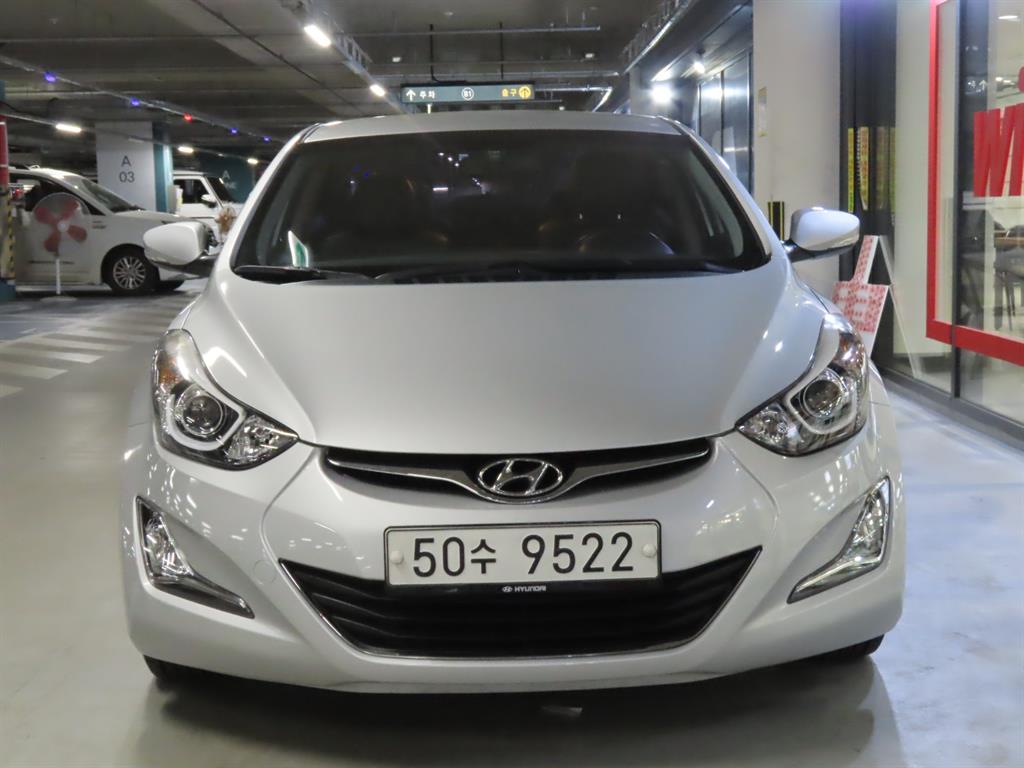 HYUNDAI Avante - Vista 3