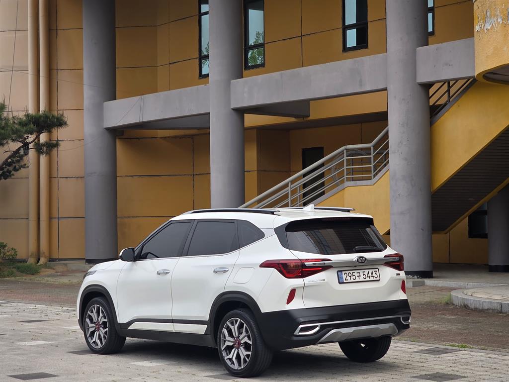 KIA Seltos - Vista 5