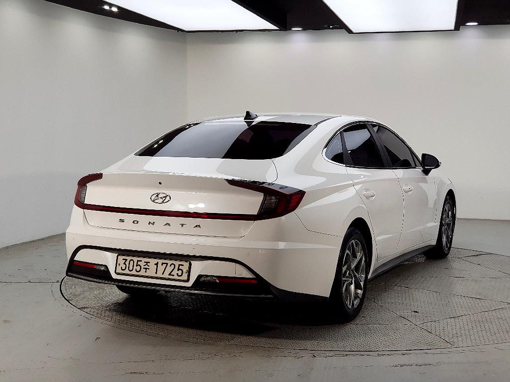 HYUNDAI Sonata - Vista 4