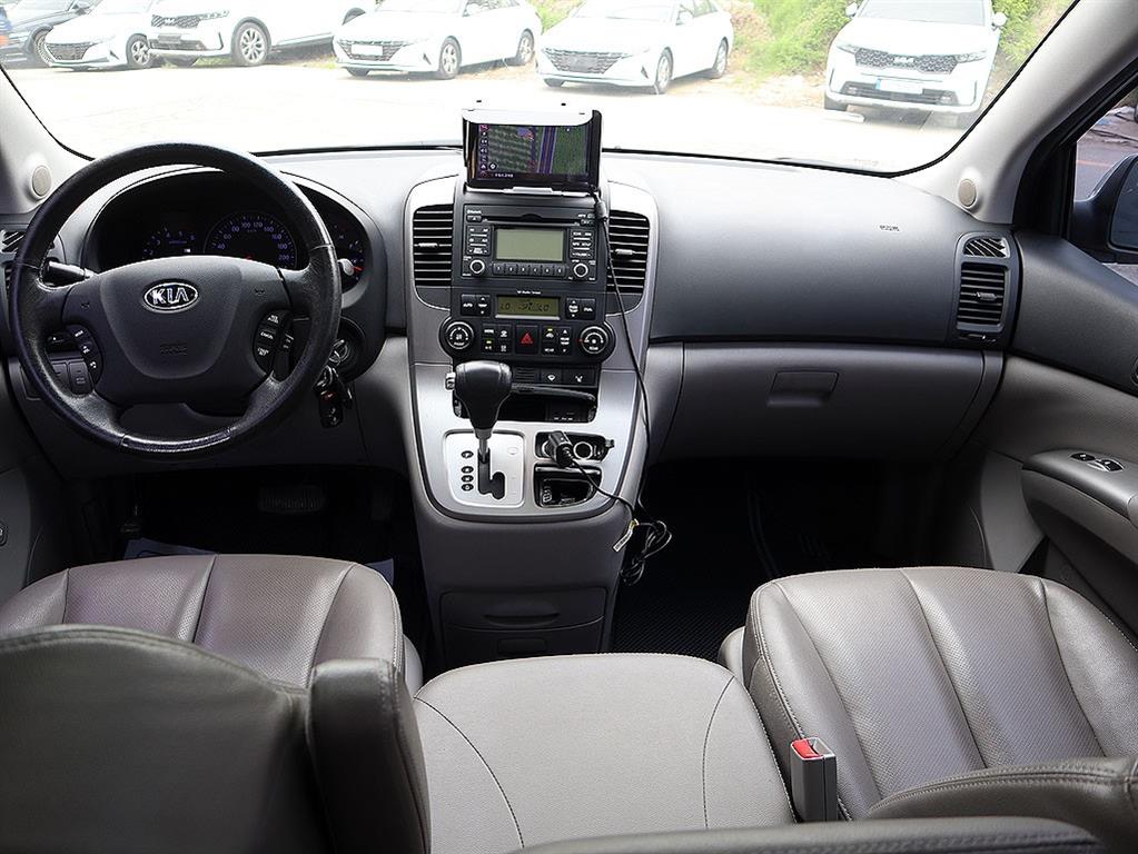 KIA Carnival - Vista 9