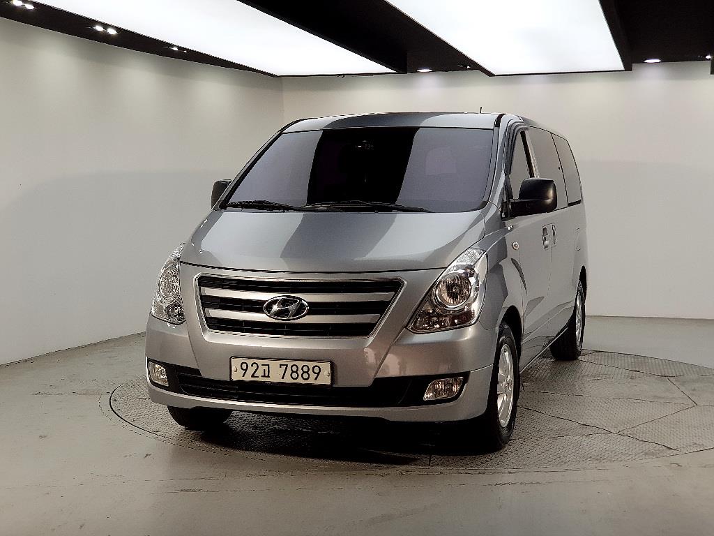HYUNDAI Starex - Vista 2