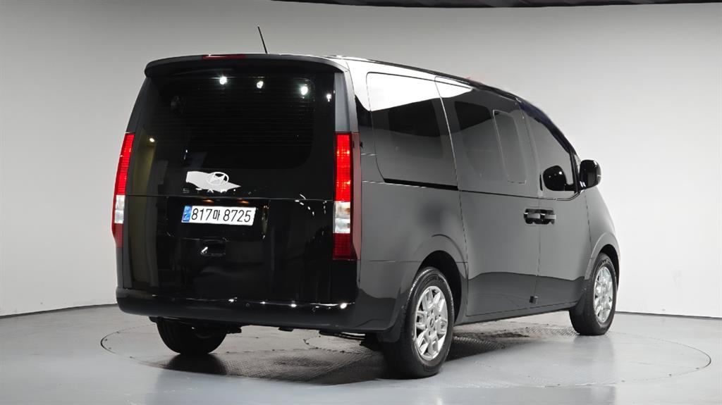 HYUNDAI Staria - Vista 2