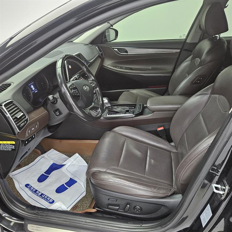 HYUNDAI Grandeur - Vista 8