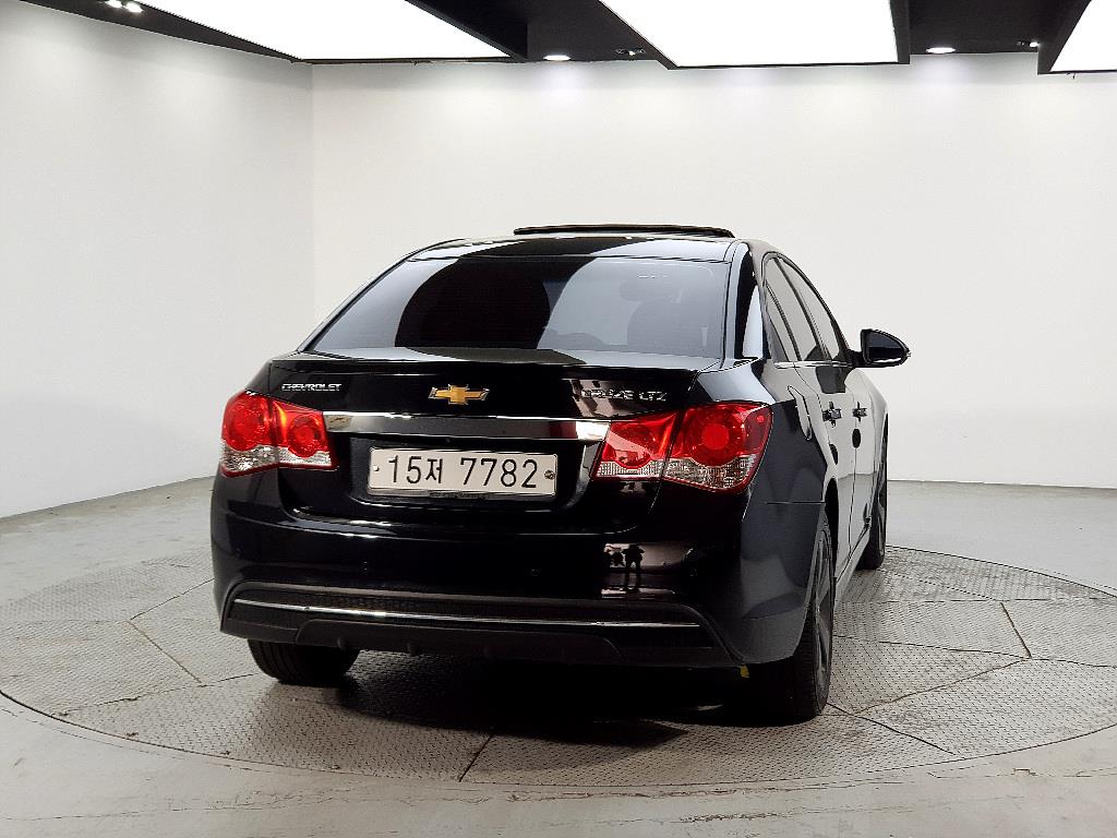 Chevrolet Cruise - Vista 3