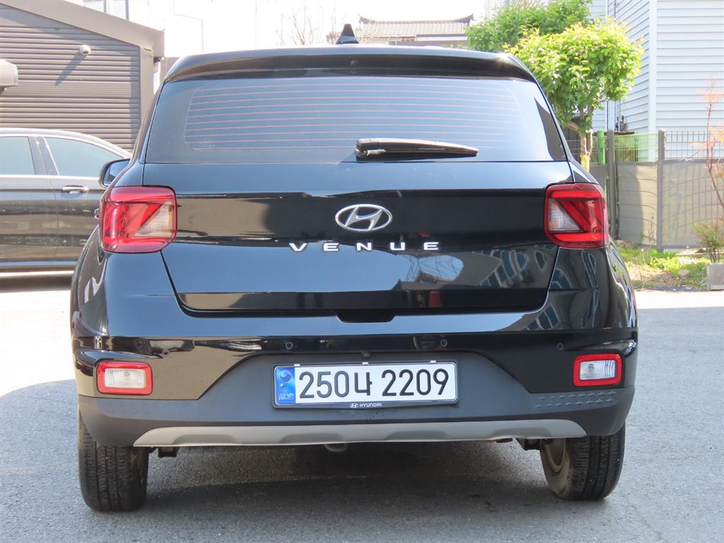 HYUNDAI Venue - Vista 7
