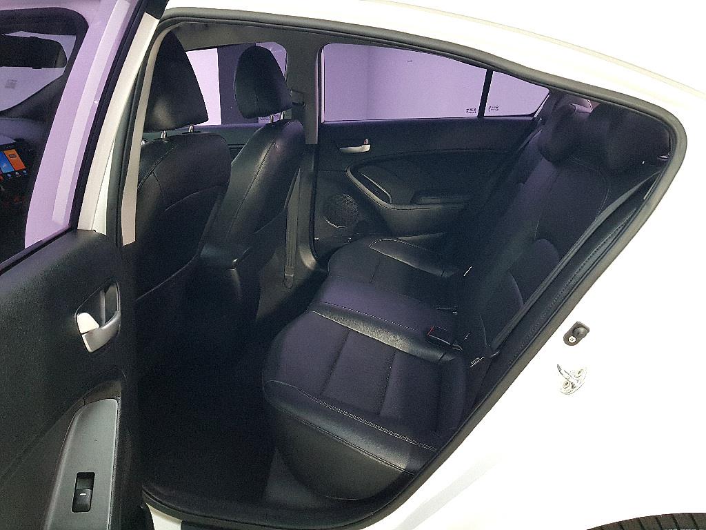 KIA K3 - Vista 9