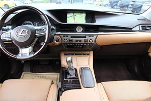 Lexus ES - Vista 12