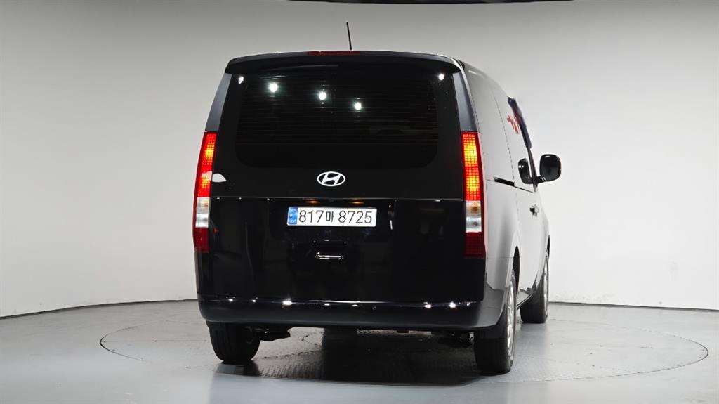 HYUNDAI Staria - Vista 4