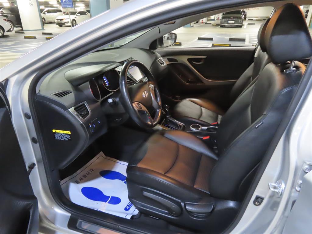 HYUNDAI Avante 2015 Plateado - Importación desde Corea - HF Imports Iquique - Foto 8
