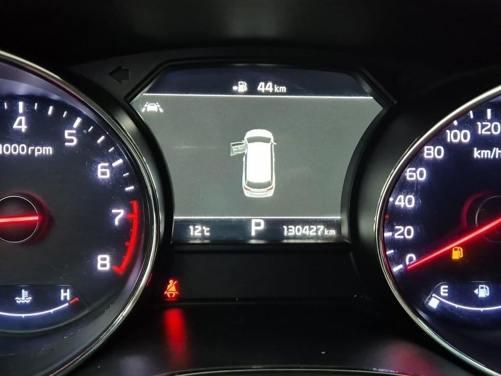 KIA Carnival - Vista 6
