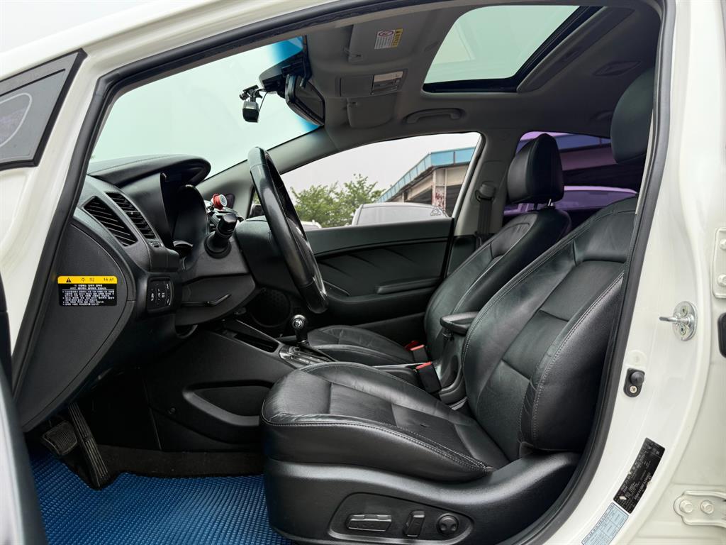 KIA K3 - Vista 8