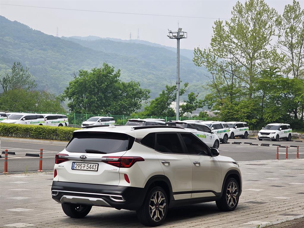 KIA Seltos - Vista 7