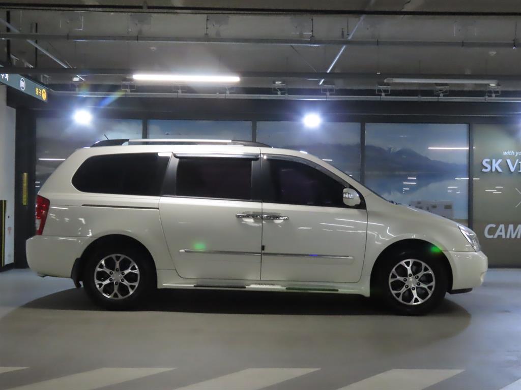 KIA Carnival - Vista 5