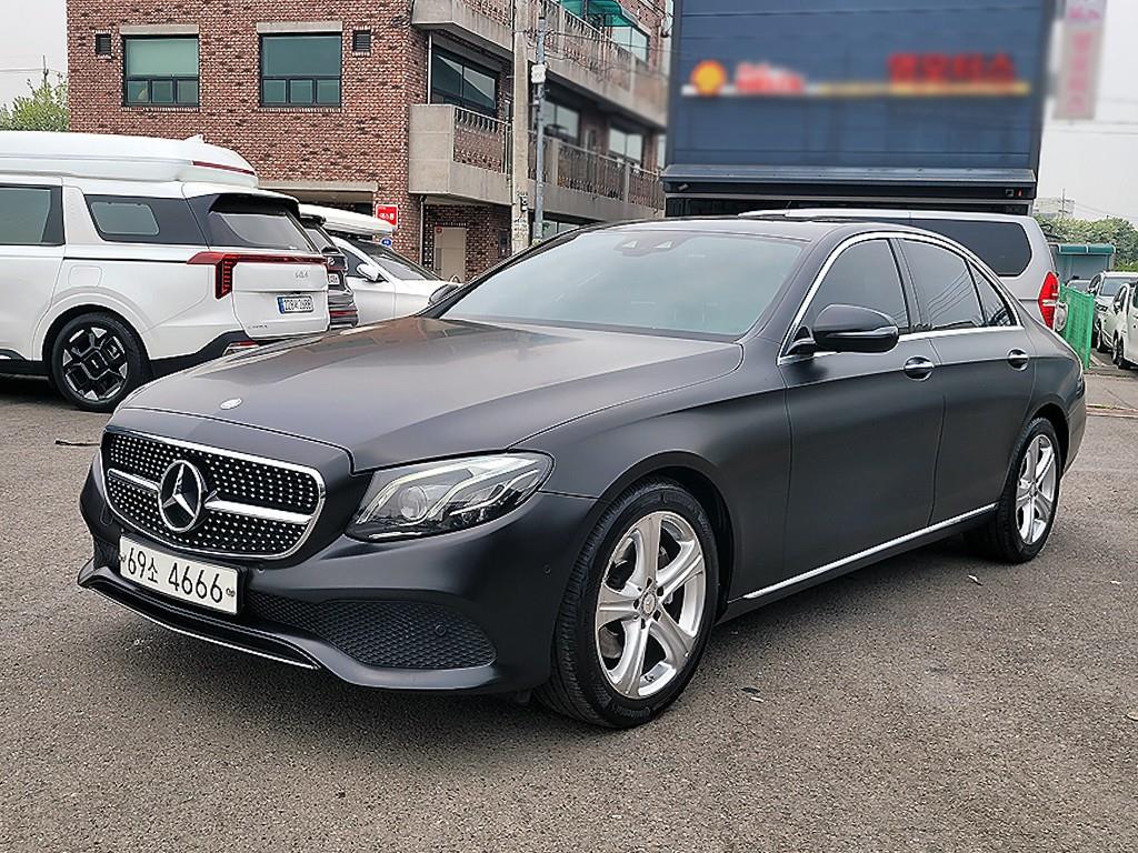 Mercedes Benz E class - Vista 2