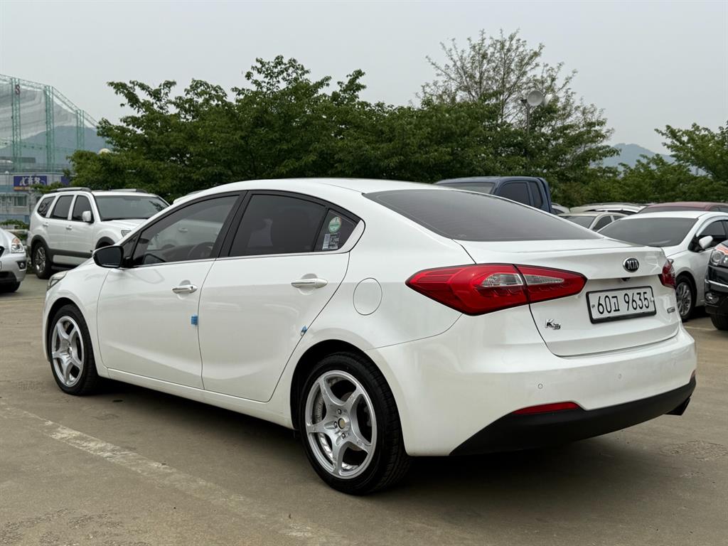 KIA K3 - Vista 3