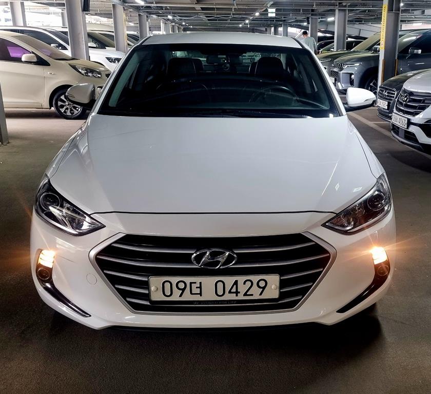 HYUNDAI Avante 2017 Blanco - Importación desde Corea - HF Imports Iquique - Foto 1