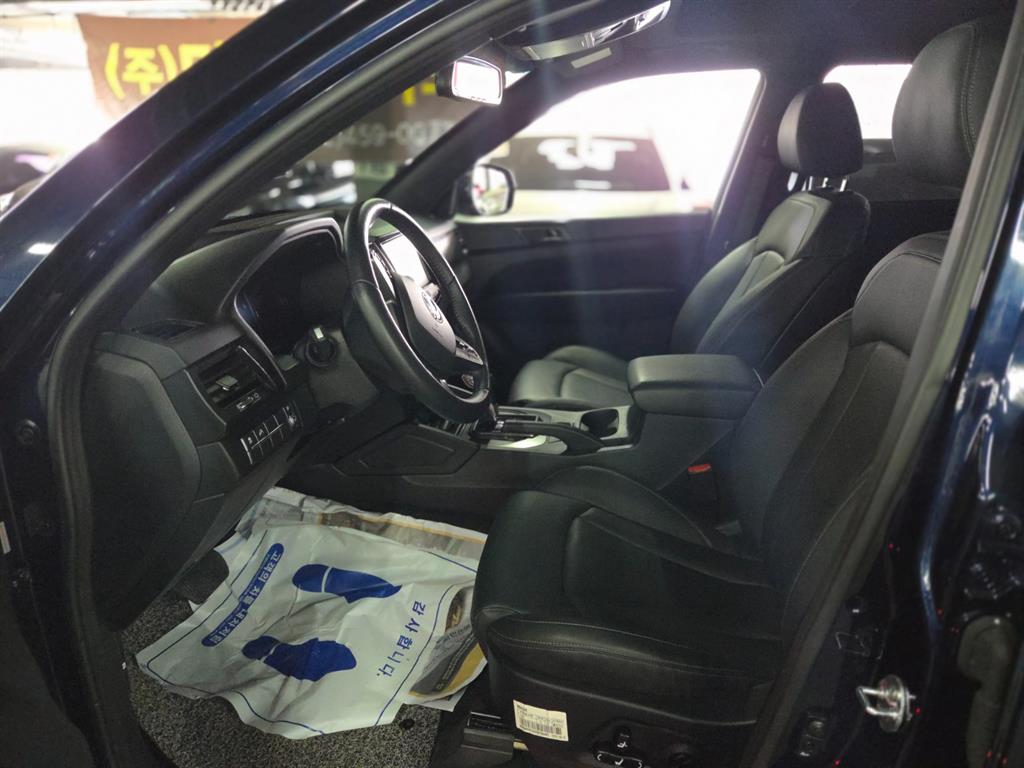 Ssangyong Rexton - Vista 7