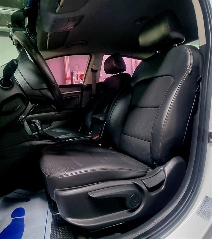 HYUNDAI Avante - Vista 10