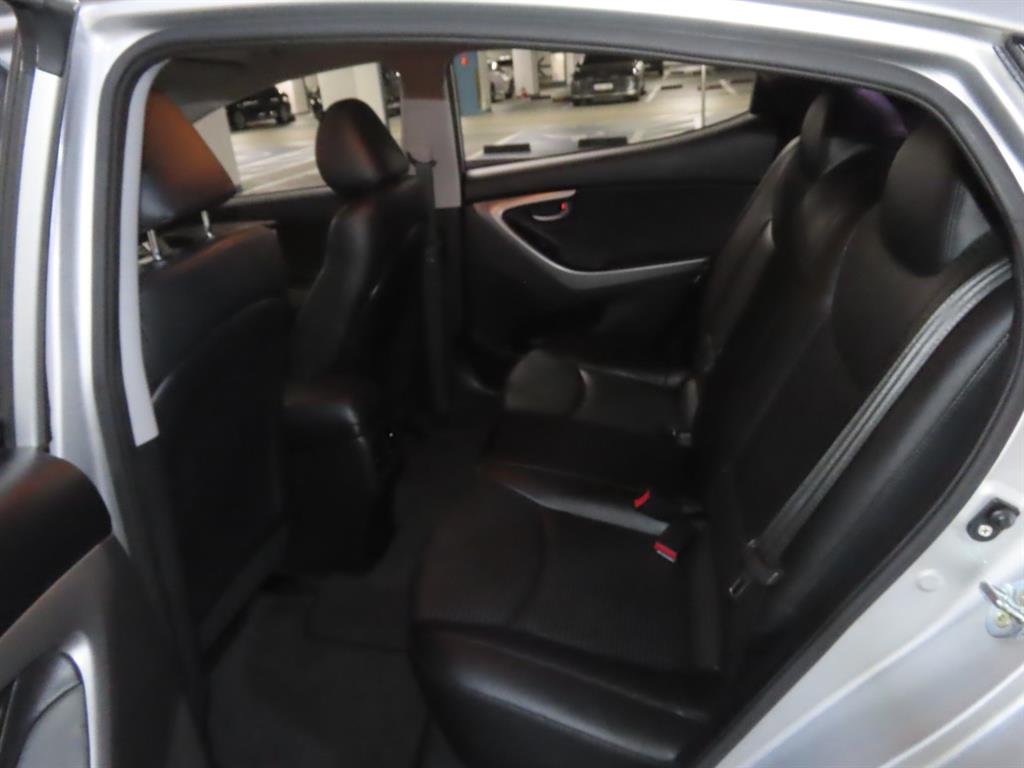 HYUNDAI Avante 2015 Plateado - Importación desde Corea - HF Imports Iquique - Foto 9