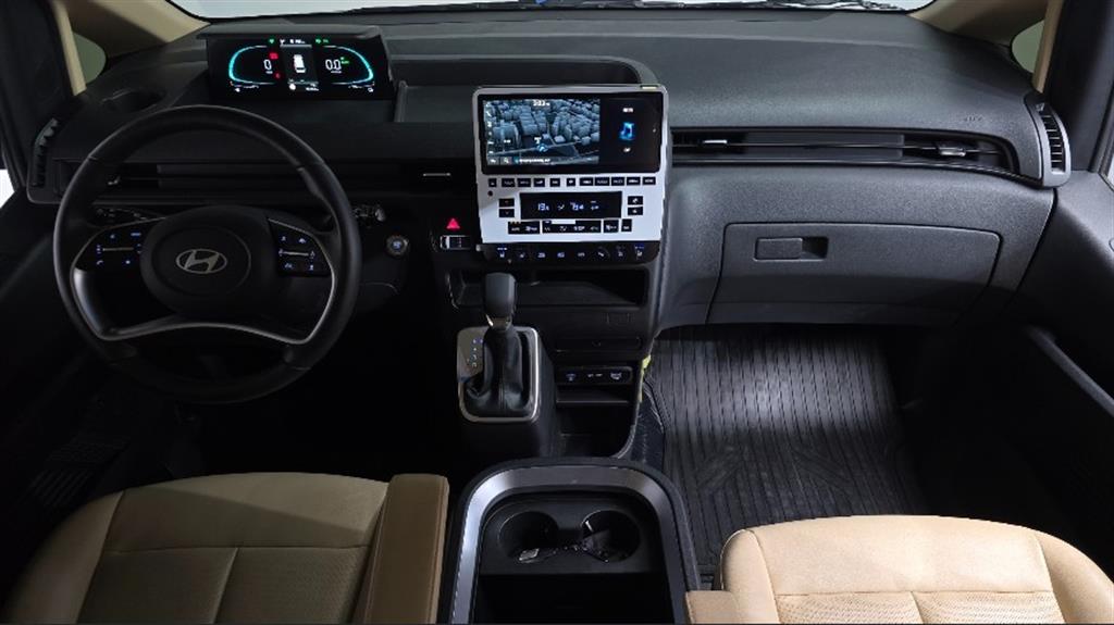 HYUNDAI Staria - Vista 9