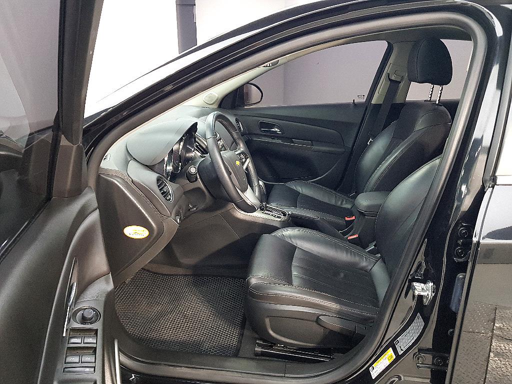 Chevrolet Cruise - Vista 7
