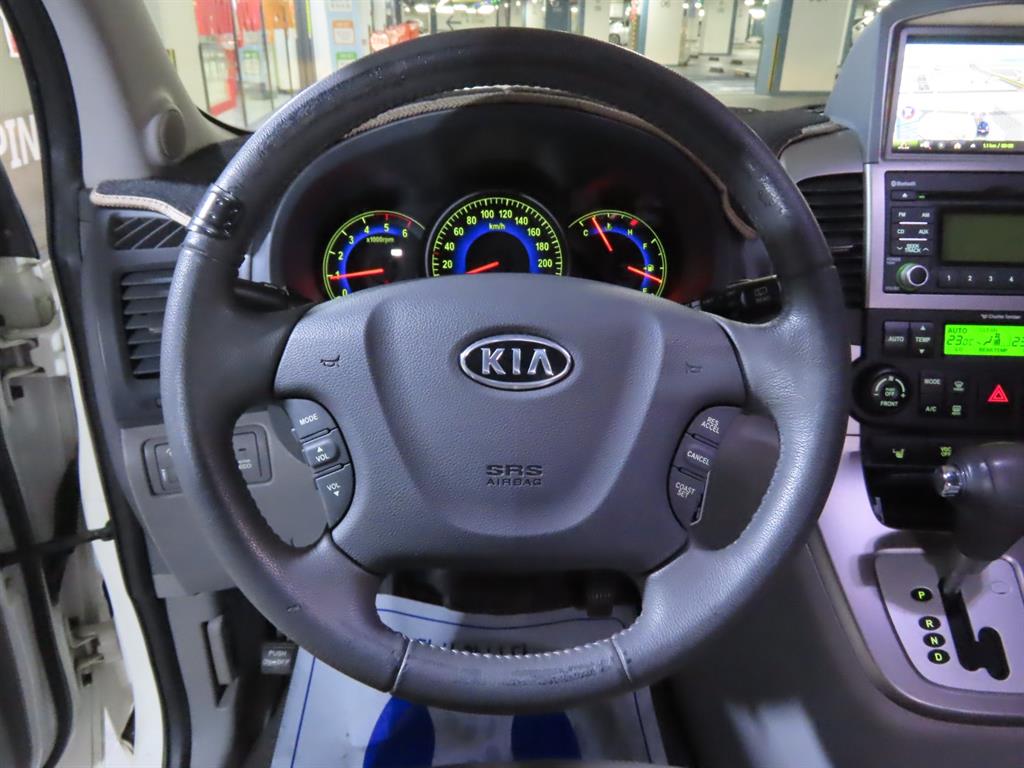 KIA Carnival - Vista 11
