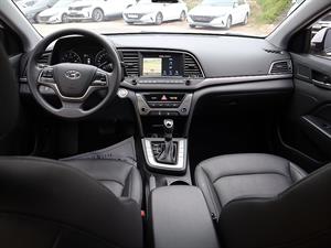HYUNDAI Avante - Vista 10