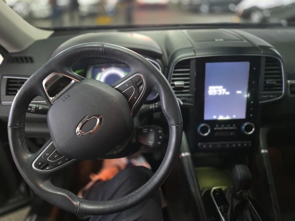SAMSUNG QM6 - Vista 8
