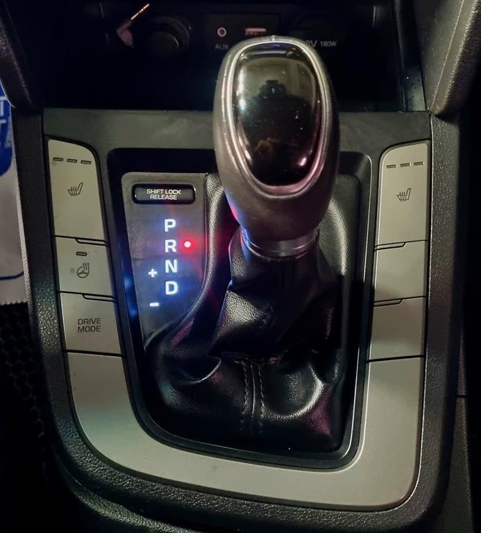 HYUNDAI Avante - Vista 9