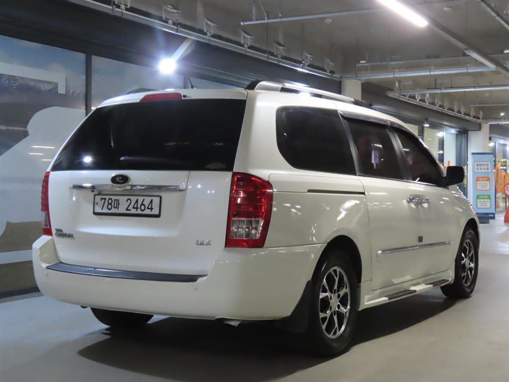 KIA Carnival - Vista 7