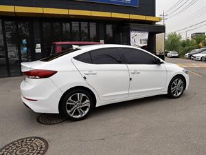 HYUNDAI Avante - Vista 6