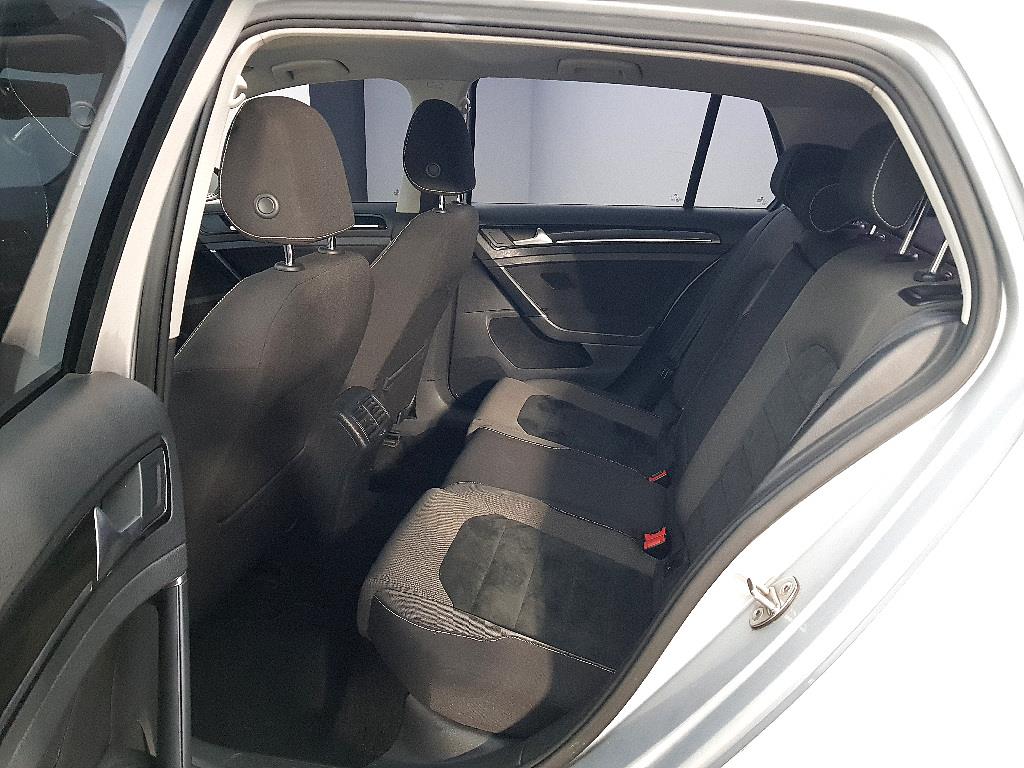 Volkswagen Golf - Vista 9