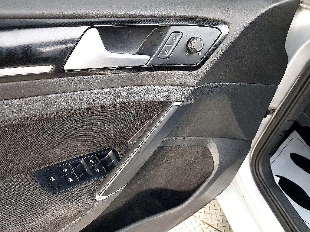 Volkswagen Golf - Vista 11