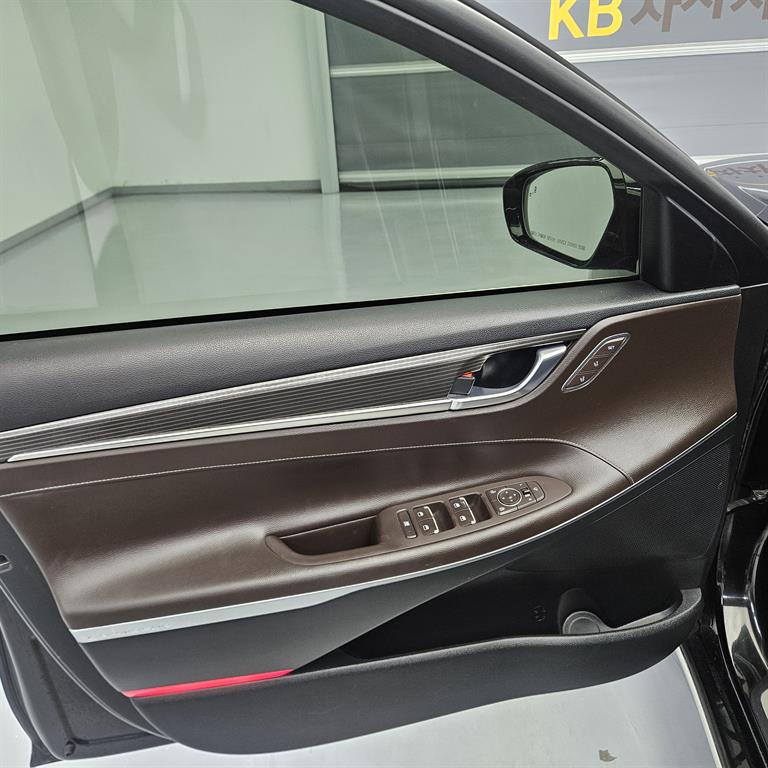 HYUNDAI Grandeur - Vista 7