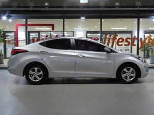 HYUNDAI Avante - Vista 6