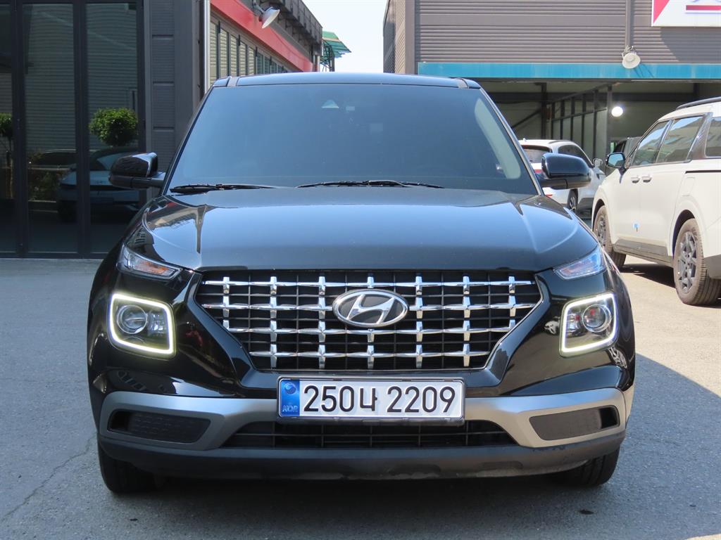 HYUNDAI Venue - Vista 3