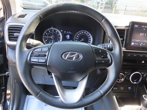 HYUNDAI Venue - Vista 10