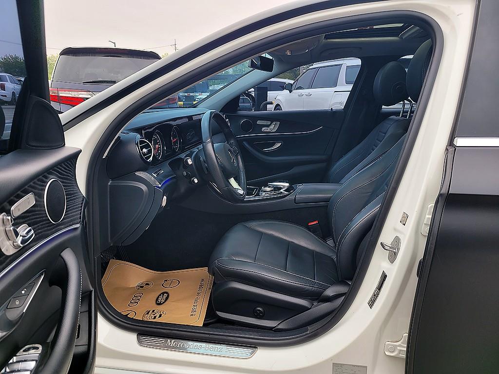 Mercedes Benz E class - Vista 6