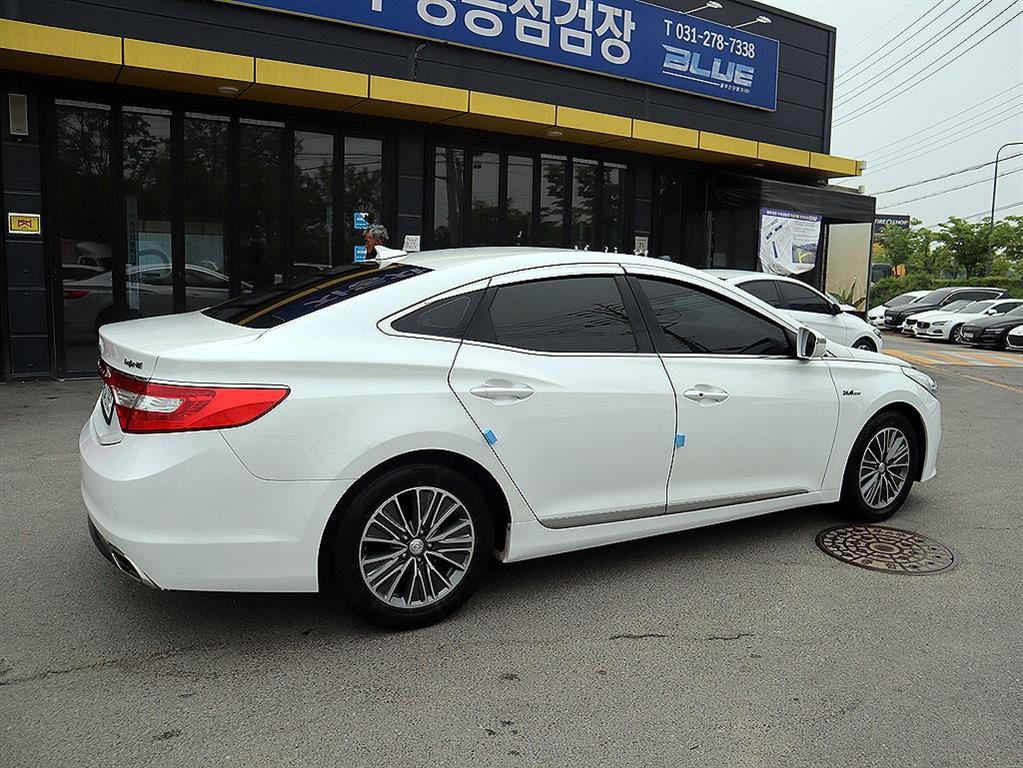 HYUNDAI Grandeur - Vista 5