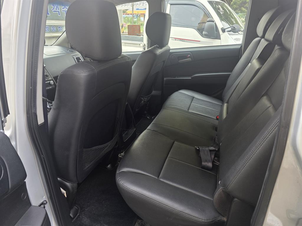 Ssangyong Korando - Vista 11