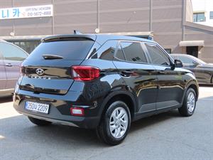 HYUNDAI Venue - Vista 6